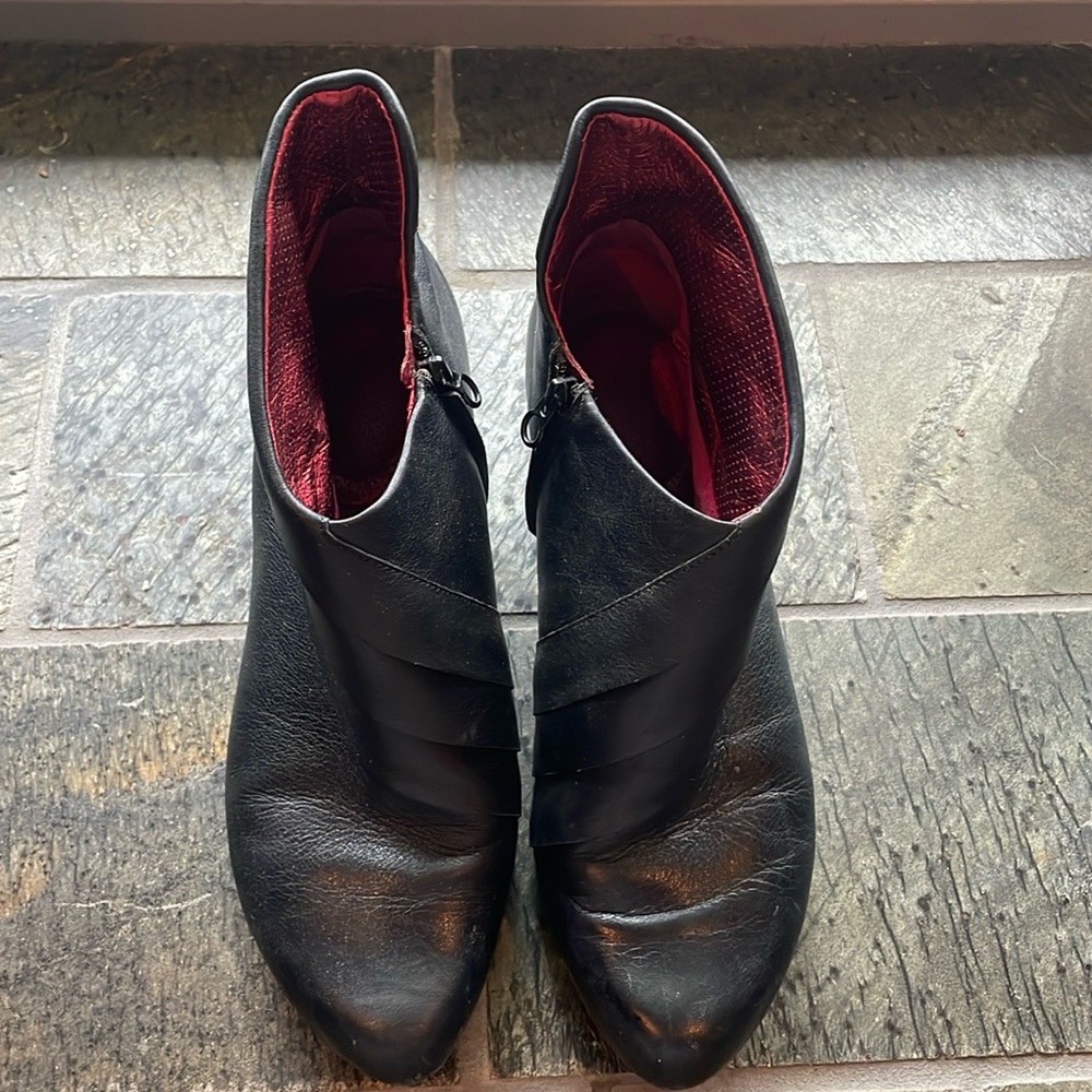 Tsubo booties